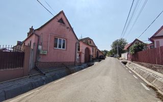 Casă cu garaj și spațiu pentru activitate auto, de vânzare în Rusciori - Poză 1