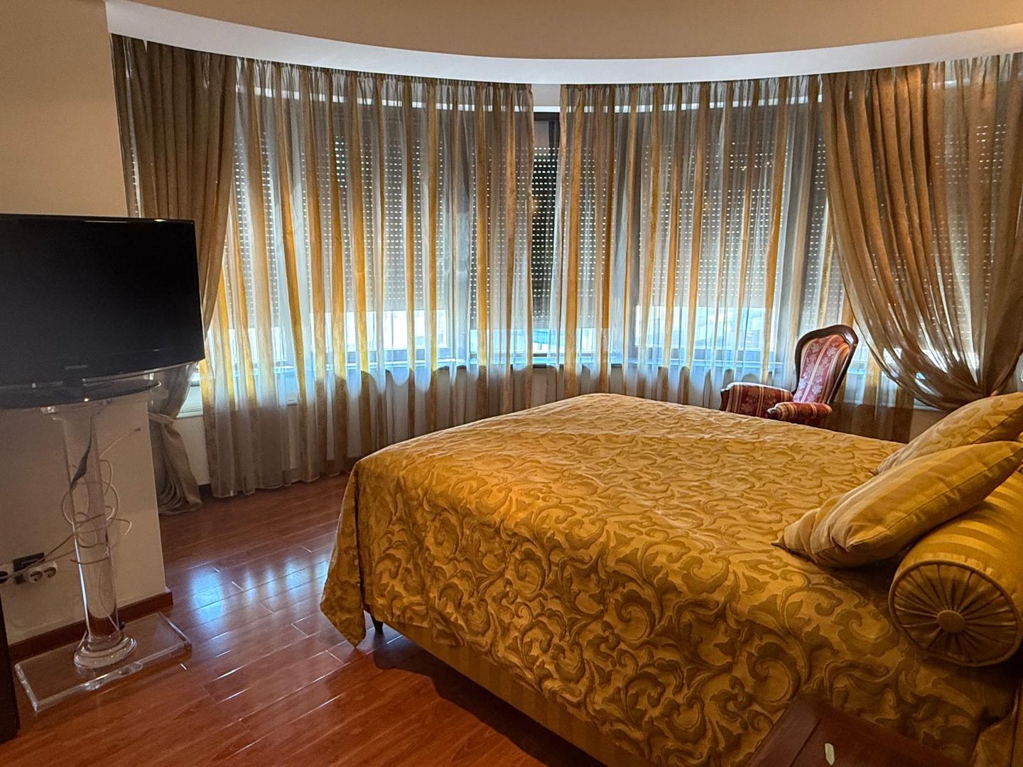 INCHIRIERE Apartament cu 4 camere in zona Nordului/Herastrau - Poză 4