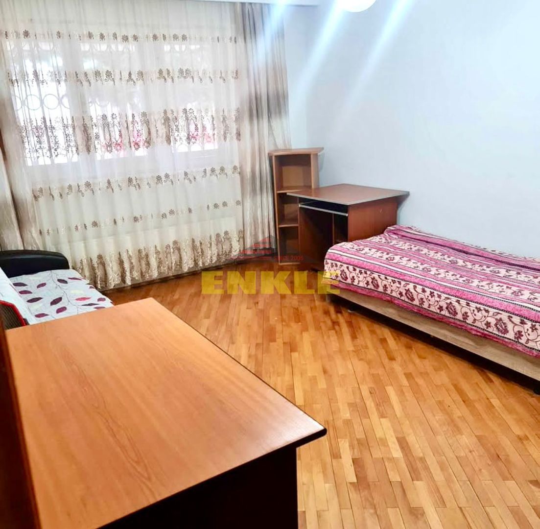 De inchiriat apartament cu 4 camere, zona Bulevard - Poză 3