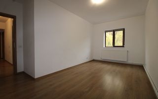 8 incaperi, 2 bai, centrala proprie, 3 locuri de parcare; Lipovei. - Poză 19