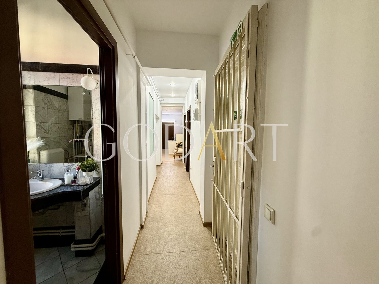 Apartament in vila | Ultracentral | 2 intrări | Garaj 30 mp | Renovat - Poză 14