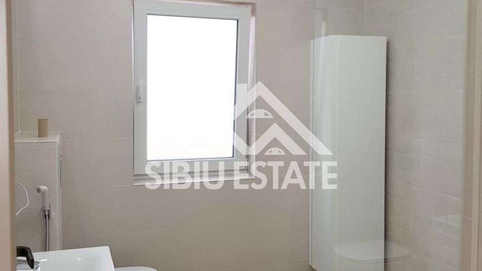 Casa moderna,de inchiriat,cu 4 camere, 3 bai-prima inchiriere Cisnadie - Poză 5