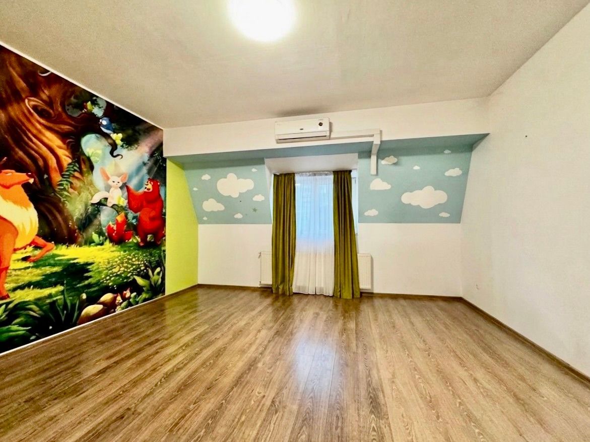 Casa spațioasă, cu spațiu comercial, locuri de parcare - Aradului Vest - Poză 2