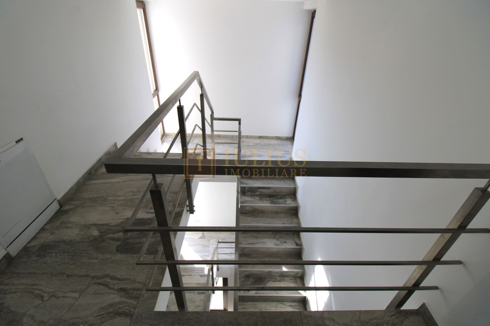 3 camere in Dumbravita; et II, str Rozelor, cartier deosebit. - Poză 22