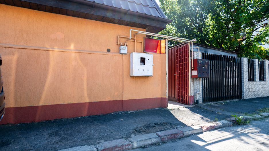 Casă de vânzare – 181 mp, 3 apartamente, 9 camere – București - Poză 32