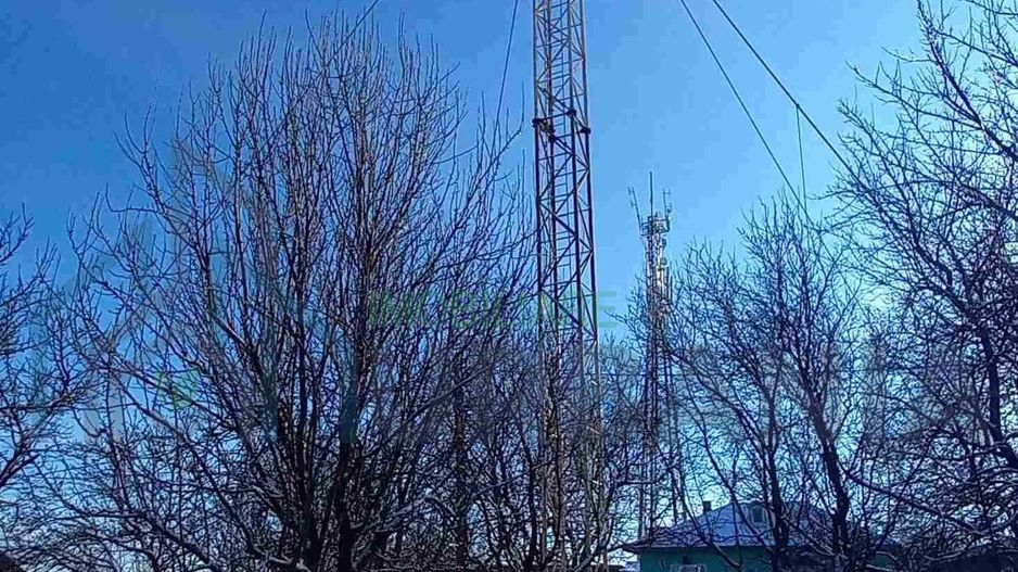 Pilon antena 26m, cabina echipamente si 300m teren, Paun - Barnova - Poză 6