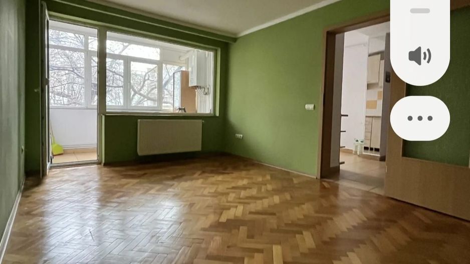 De vanzare apartament 3 camere Centru - Poză 3