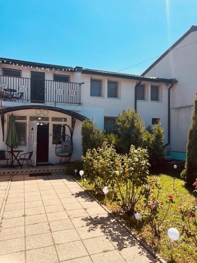 AFACERE PENSIUNE CU 8 CAMERE DE ÎNCHIRIAT - ZONA BĂNEASA - Poză 28