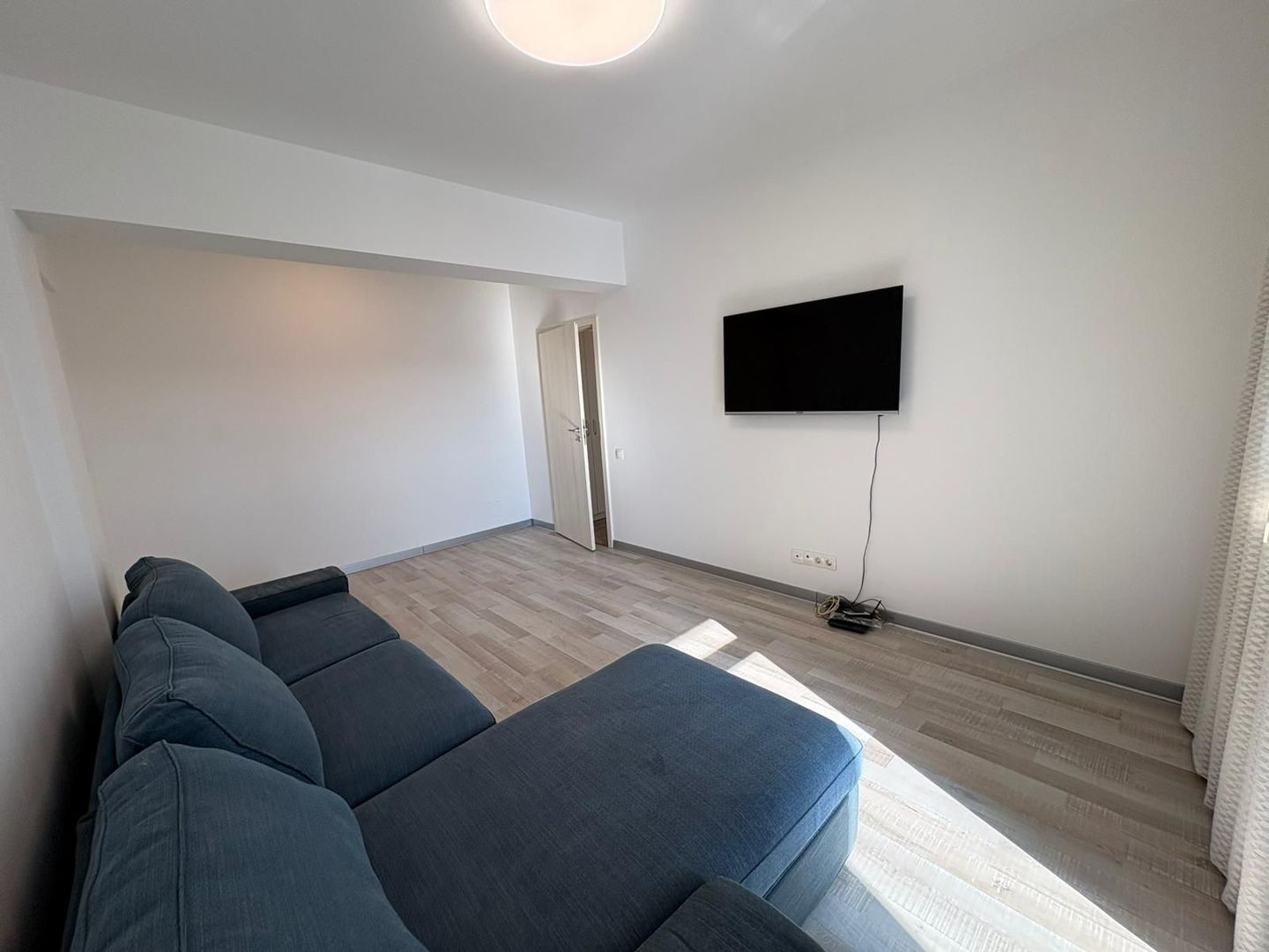 AP. 2 CAMERE BLOC NOU, CENTRALA PROPRIE, PARCARE INCLUSA, METROU 9 MIN - Poză 4