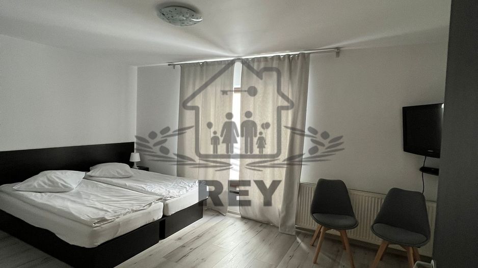 Vila / Hotel de vânzare în Păltiniș - Poză 5