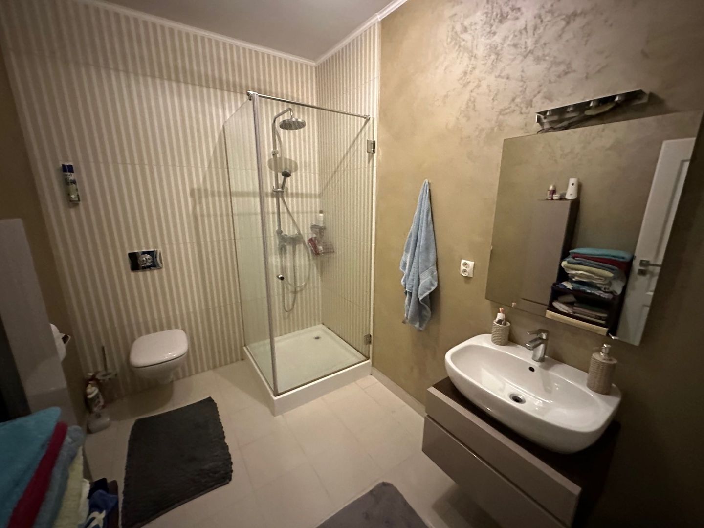 Casa la artera pretabilă Clinica medicala / birouri - Poză 27