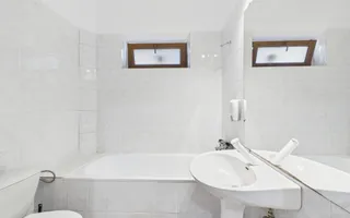 Casă / Vilă cocheta cu 3 camere - de vanzare - zona Basarab - Poză 11