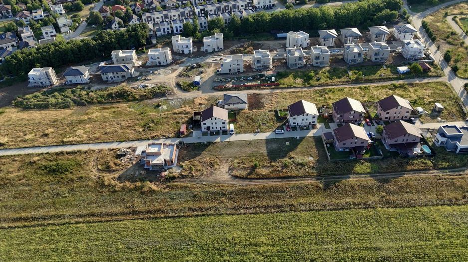 Terenuri de vanzare în complexul rezidențial Shine Residence Corbeanca - Poză 3