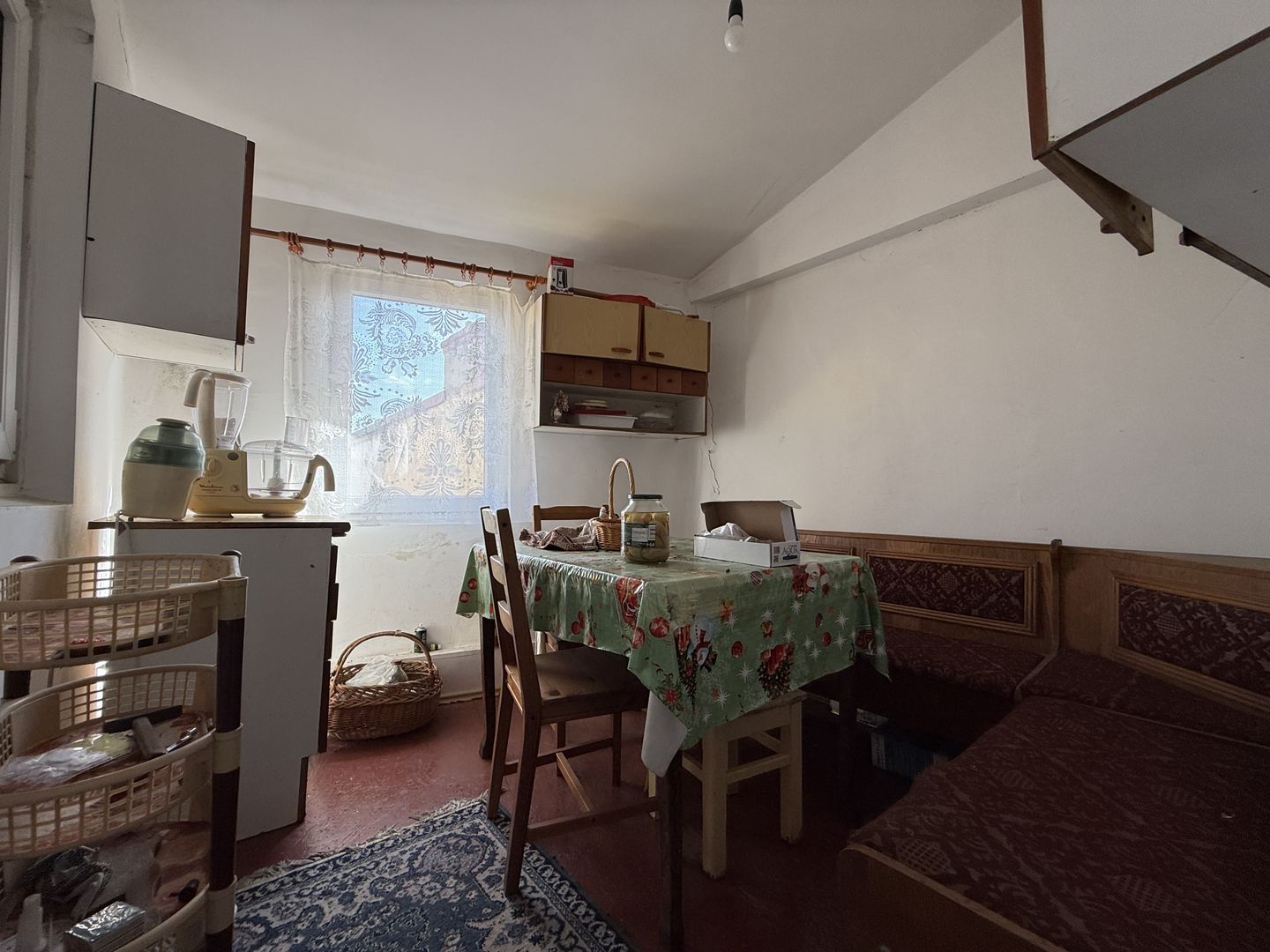 De vanzare apartament de 94MP cu curte de 90 MP - Poză 8