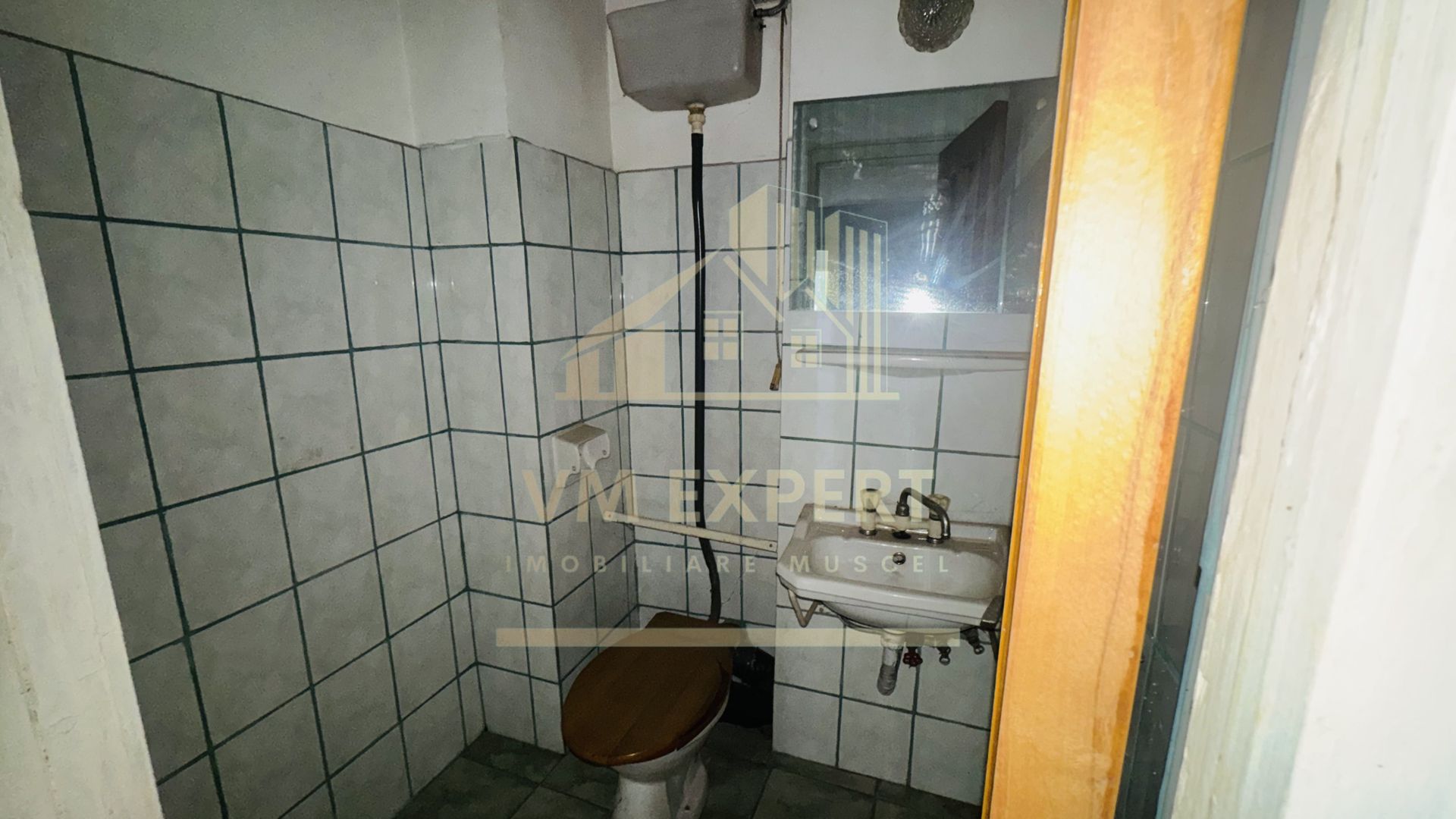 APARTAMENT 3 CAMERE ETAJ 3 CENTRU CAMPULUNG - Poză 14