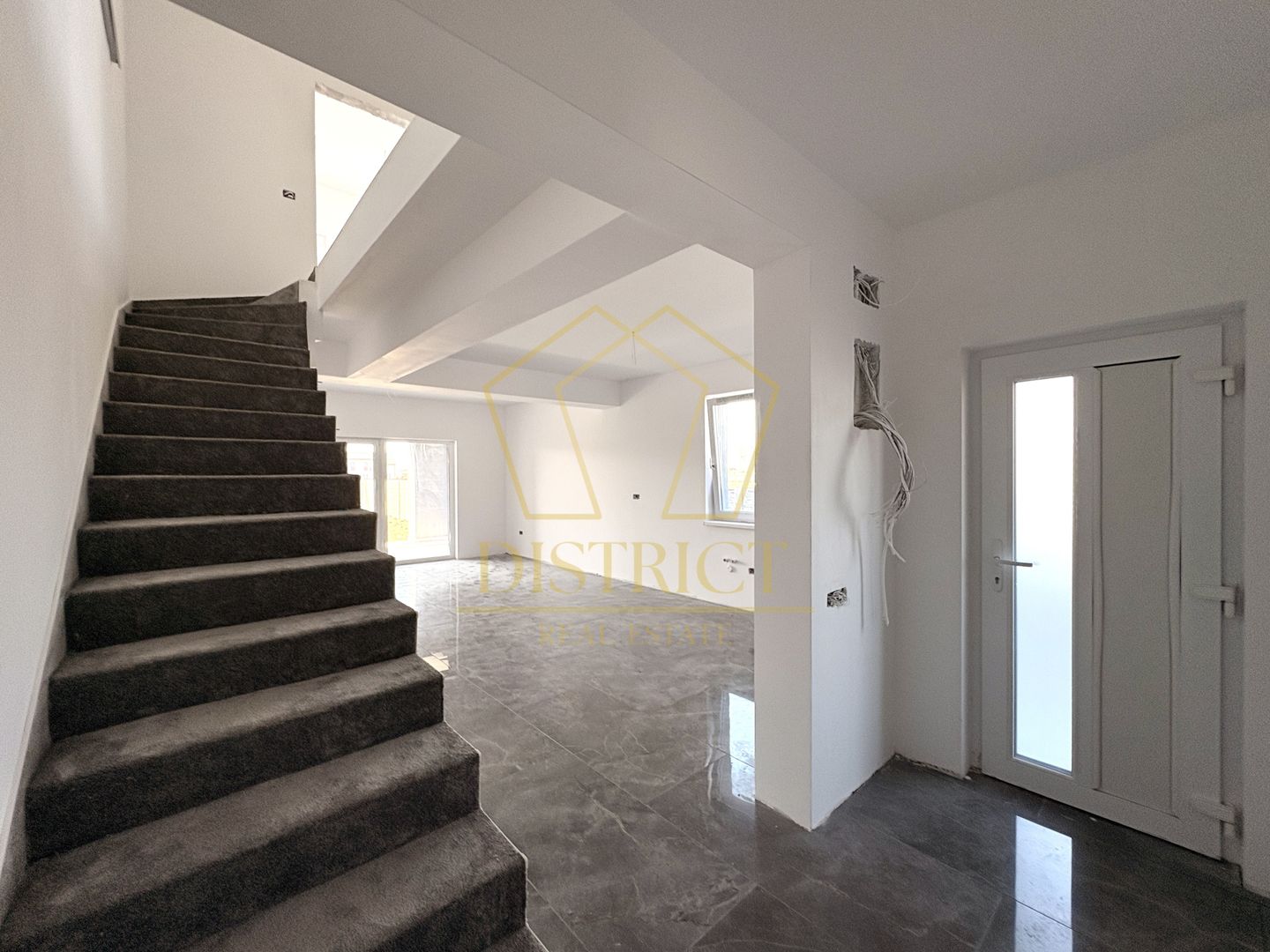 Duplex cu 3 camere, despărțit prin camera tehnica | Mosnita Noua | Barista - Poză 4