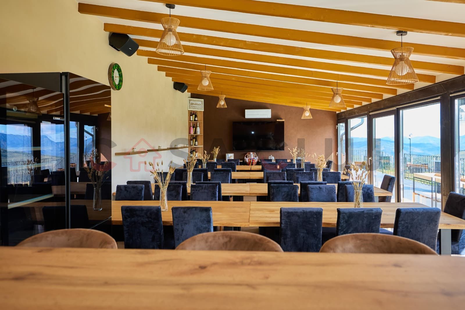 Afacere de vanzare, 2 cabane+sala de evenimente, la cheie, Apuseni! - Poză 8