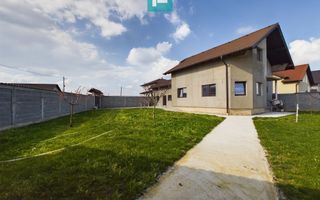 Casă la gri în Livada - Poză 2