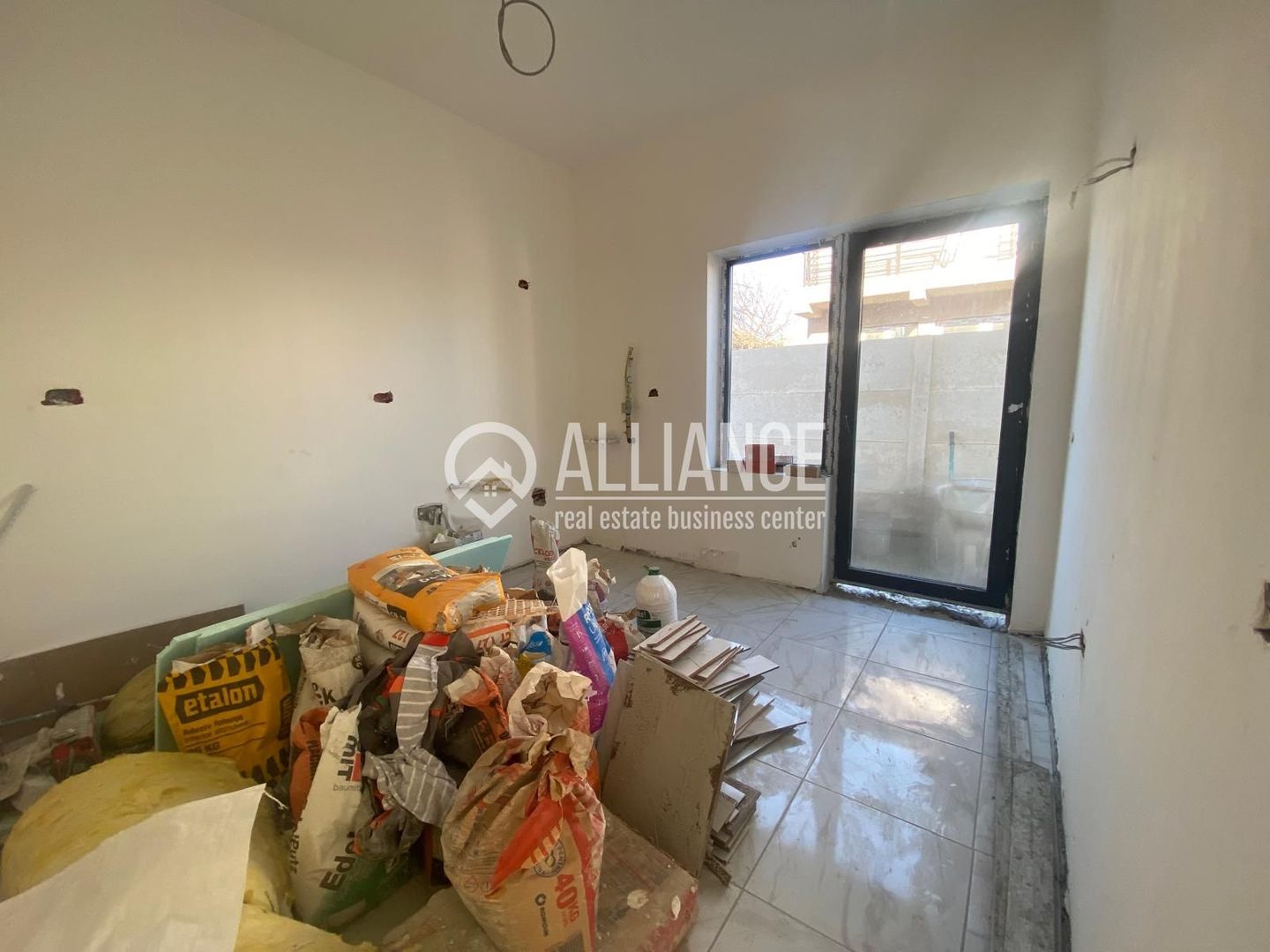 VALU LUI TRAIAN(COD 07) Casă P+1 cu 5 camere si teren de 375 mp - Poză 7