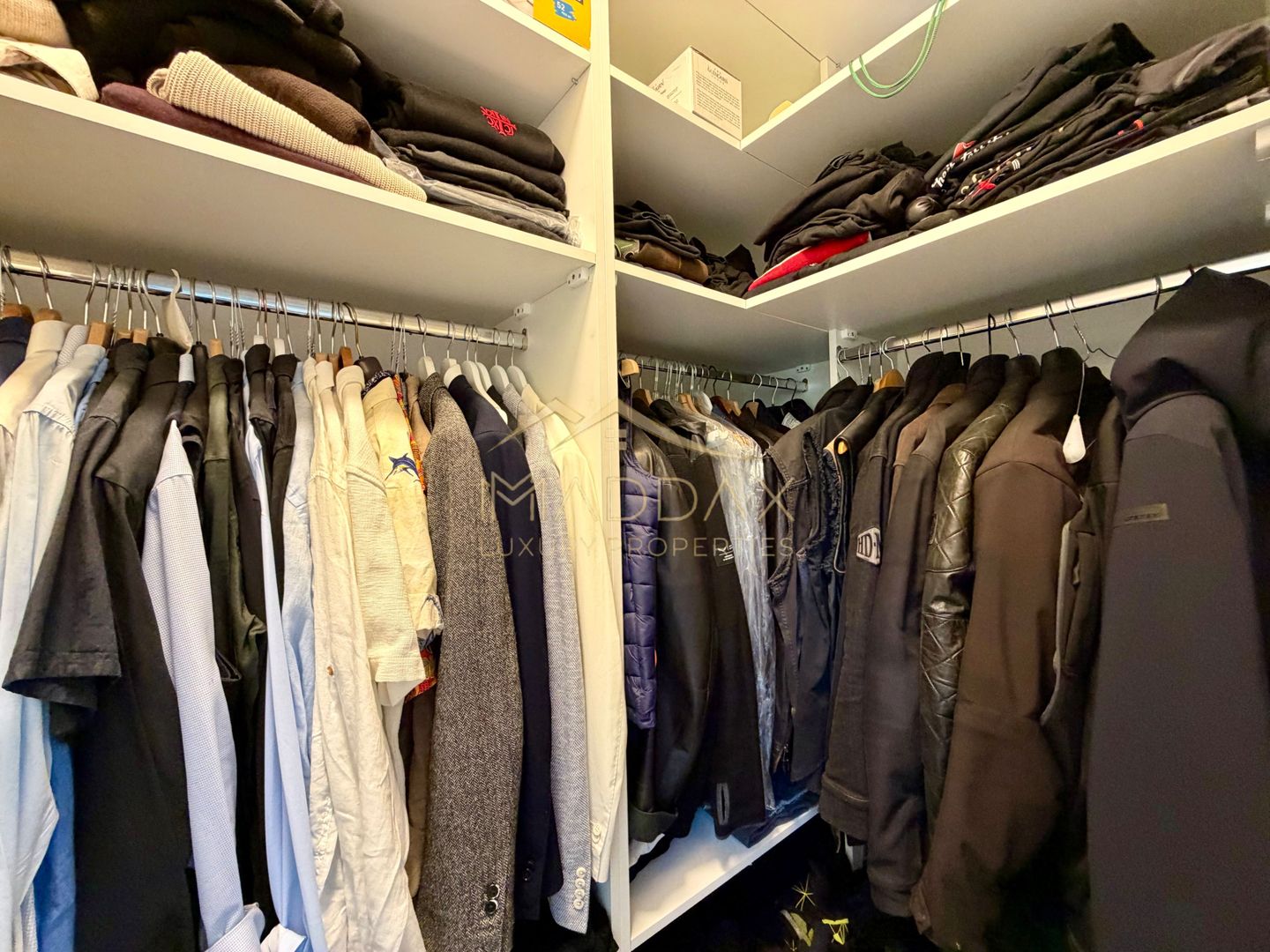 Vila cu 5 camere // * 565 mp gradina* // Tunari - Poză 22