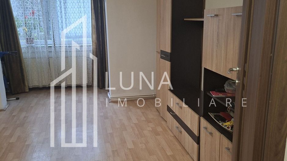 Vând apartament 3 camere - Poză 2