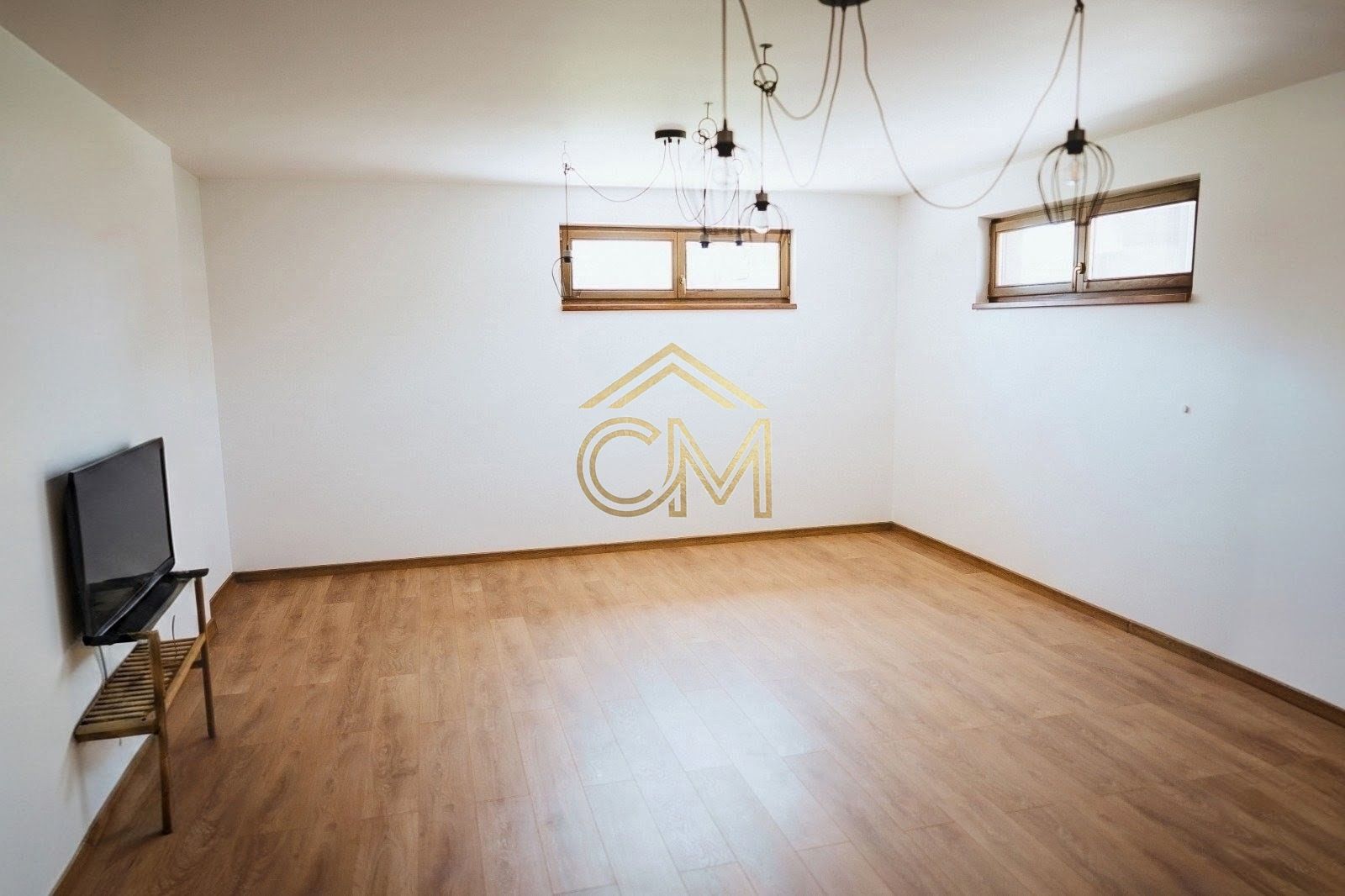 Casa 8 Camere- 3 Bai-316 MPU- Teren 581MP-Selimbar - Poză 11