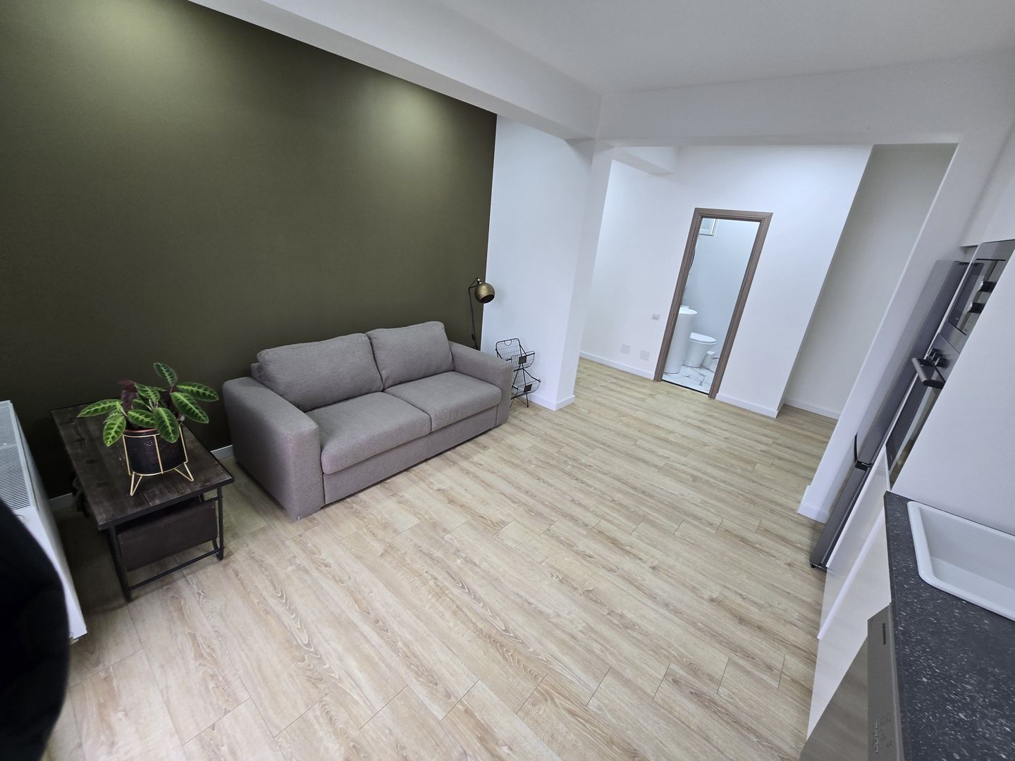 Apartament 3 camere,2 terase,2 băi,95mp,zona Centrală - Poză 5