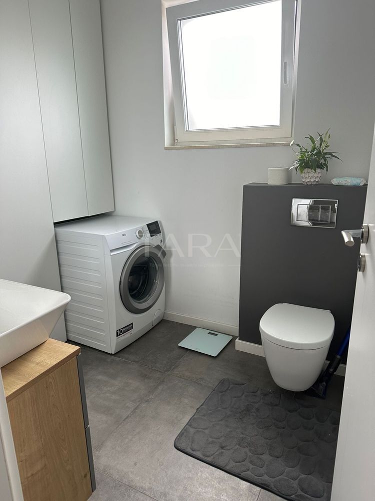 Triplex cu 4 camere de vanzare in Iris - Poză 5