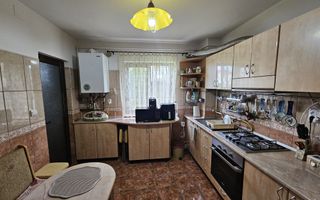 Vila spațioasă tip duplex – ideală pentru două familii Prundu, Pitești - Poză 3