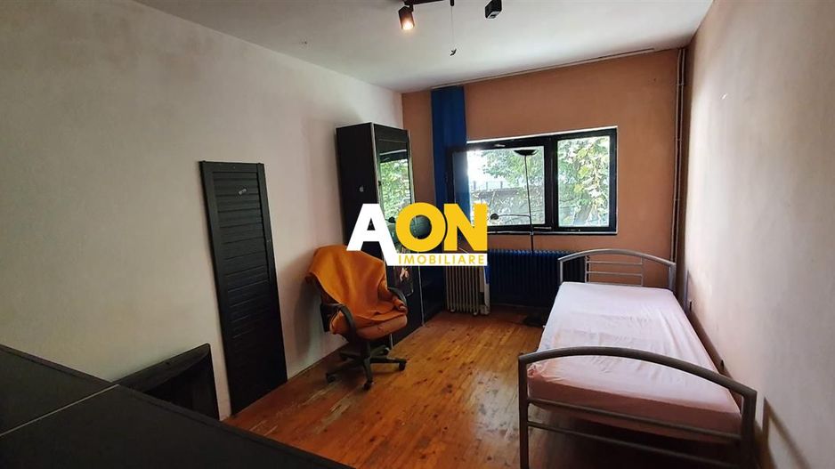 Casa cu 5 camere, 1500 mp teren, Centru. Pretabila pentru muncitori - Poză 9