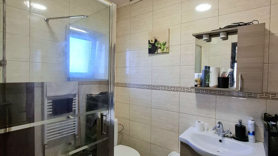 Casa P+1E, cu 5 camere, Strejnicu - Poză 19