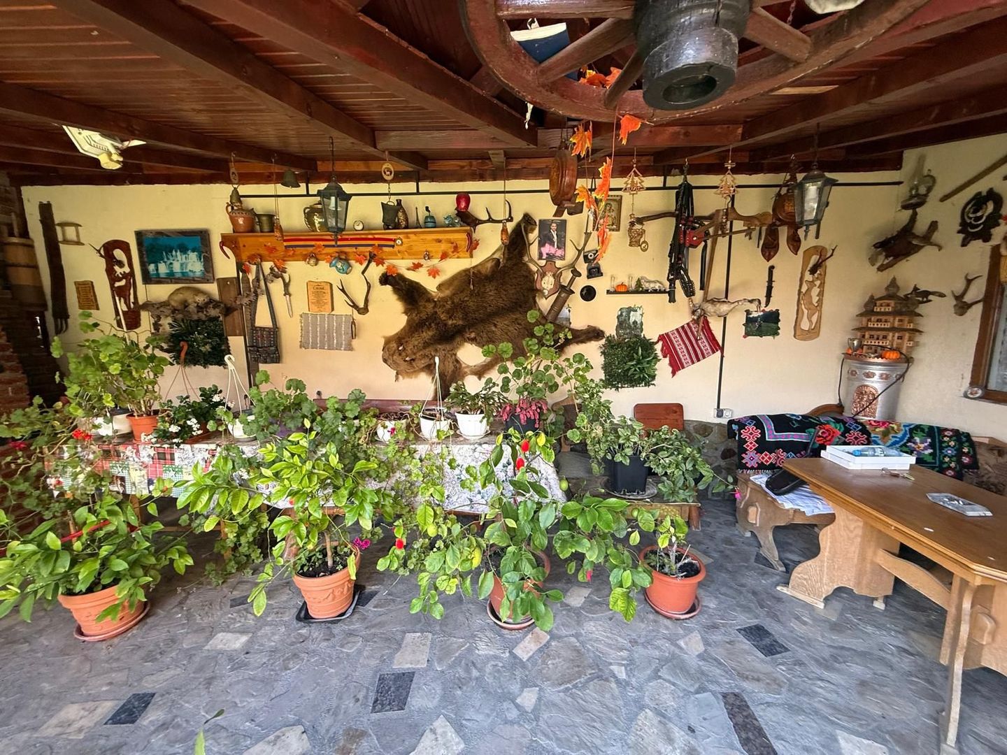 Vila S+P+1,+ garaj inchis + terasa si teren intravilan 6300 mp - Poză 31