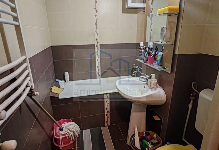 Vanzare Apartament 3 Camere Metrou Costin Georgian - Poză 10