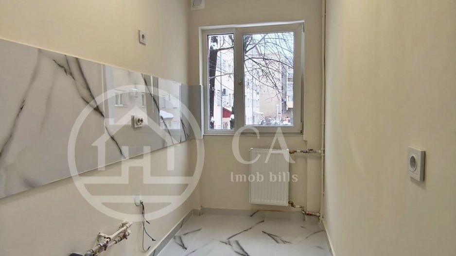 Apartament de vânzare cu 2 camere în zona Rogerius, Oradea - Poză 5
