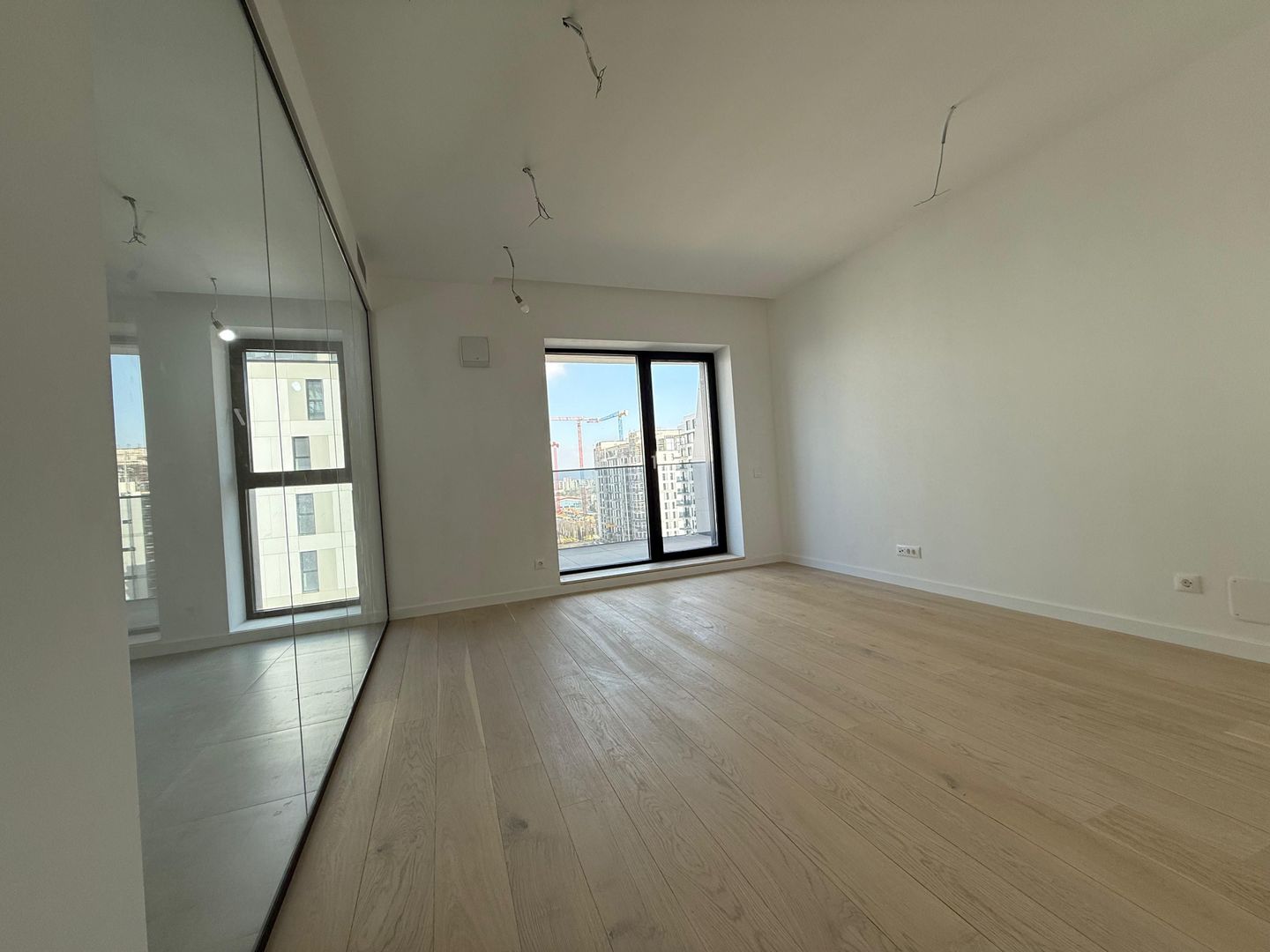 Apartament 2 camere I Nusco City I Vedere curte interioara - Poză 2