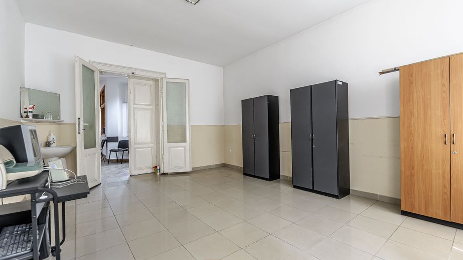 De vanzare casa ultracentrala– Str. Augustin Doinas, Arad | 98 mp - Poză 2