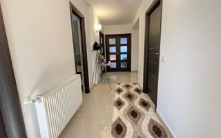 Locuinta eleganta cu finisaje premium - Poză 9