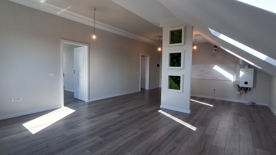 Apartament cu 3 camere si 2 locuri de parcare - Poză 1