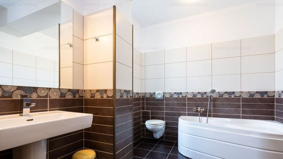 Apartament 3 camere de închiriat spațios proaspăt renovat - Poză 9