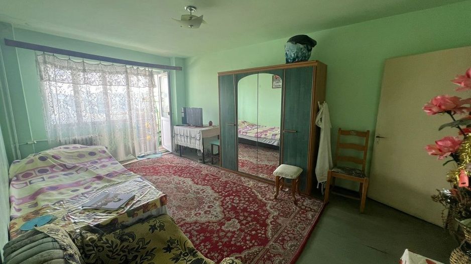 APARTAMENT 3 CAMERE SPATIOS ZONA GORJULUI - Poză 6