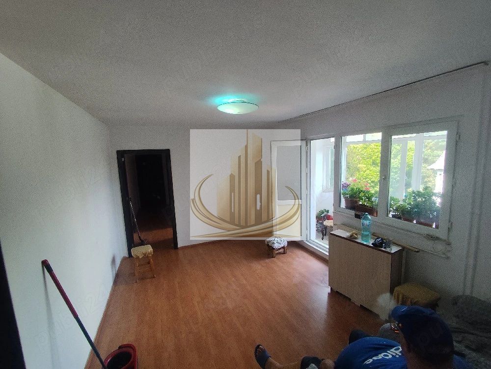 vand apartament 3 camere strada covasna Brâncoveanu - Poză 1