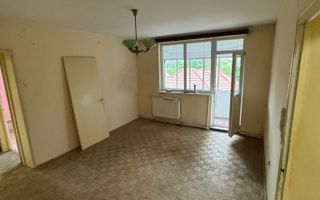 Apartament 2 camere | 45 mp + balcon 6 mp | Etaj 2 | Zona liniștită, între case - Poză 2