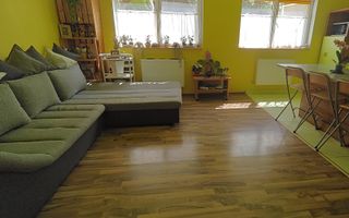 Apartament cu 3 camere și 2 parcări, curte comună, lângă pădure. - Poză 2
