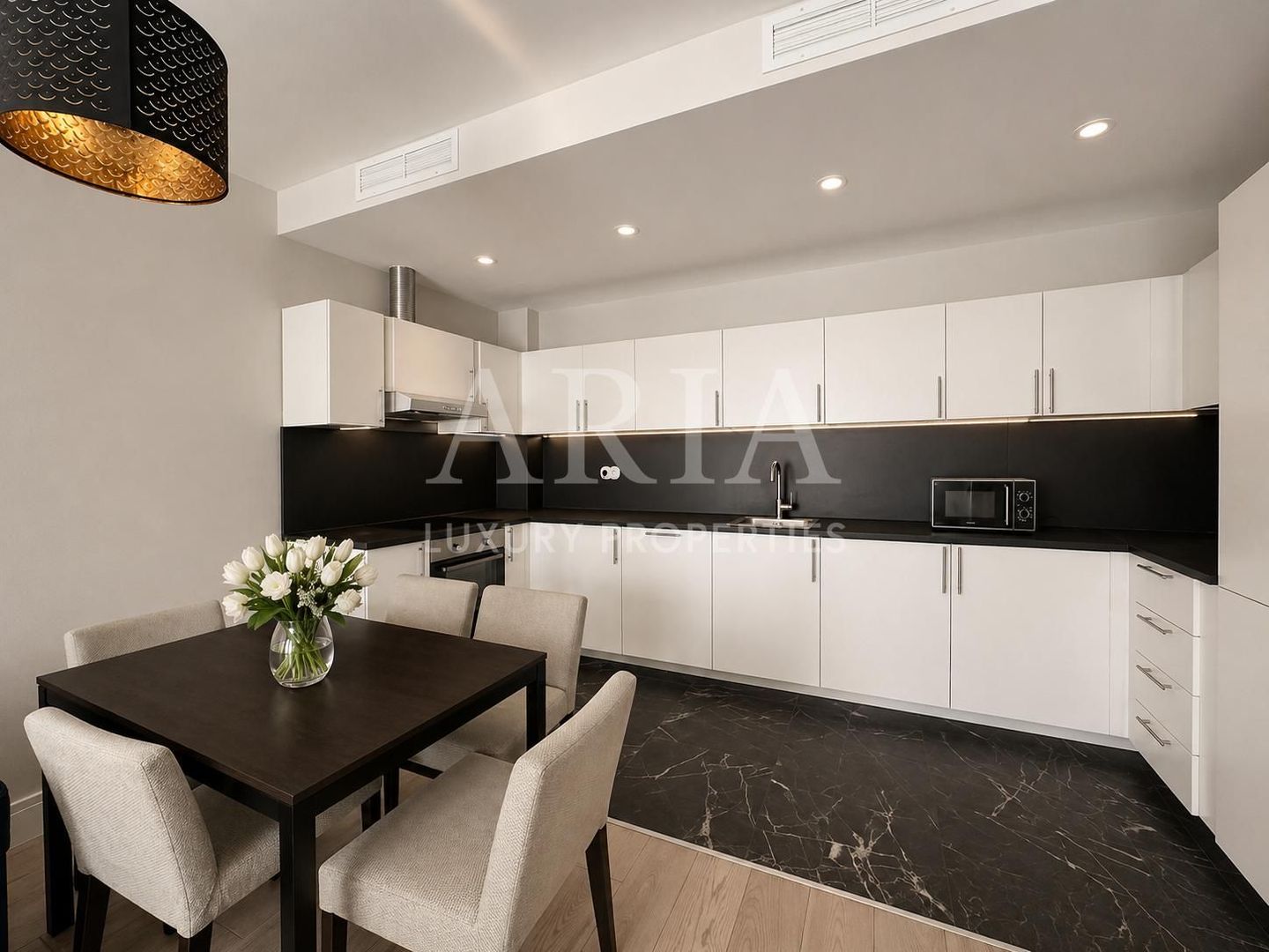 TRIANA 3 CAMERE | CURTE | PISCINA | GYM - Poză 2