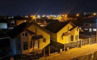 De inchiriat, vila noua - Bariera  Traian - Lacul Brates - Poză 1