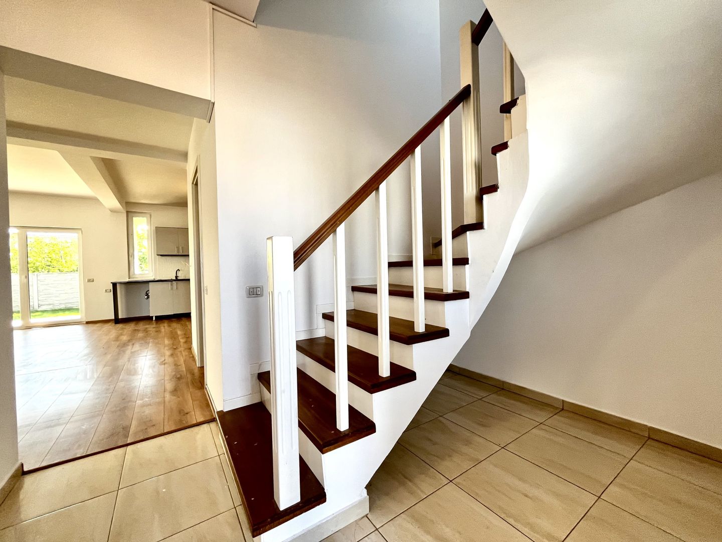 Duplex spațios și luminos | Giroc | Ideal locuință/ birou / grădiniță - Poză 13