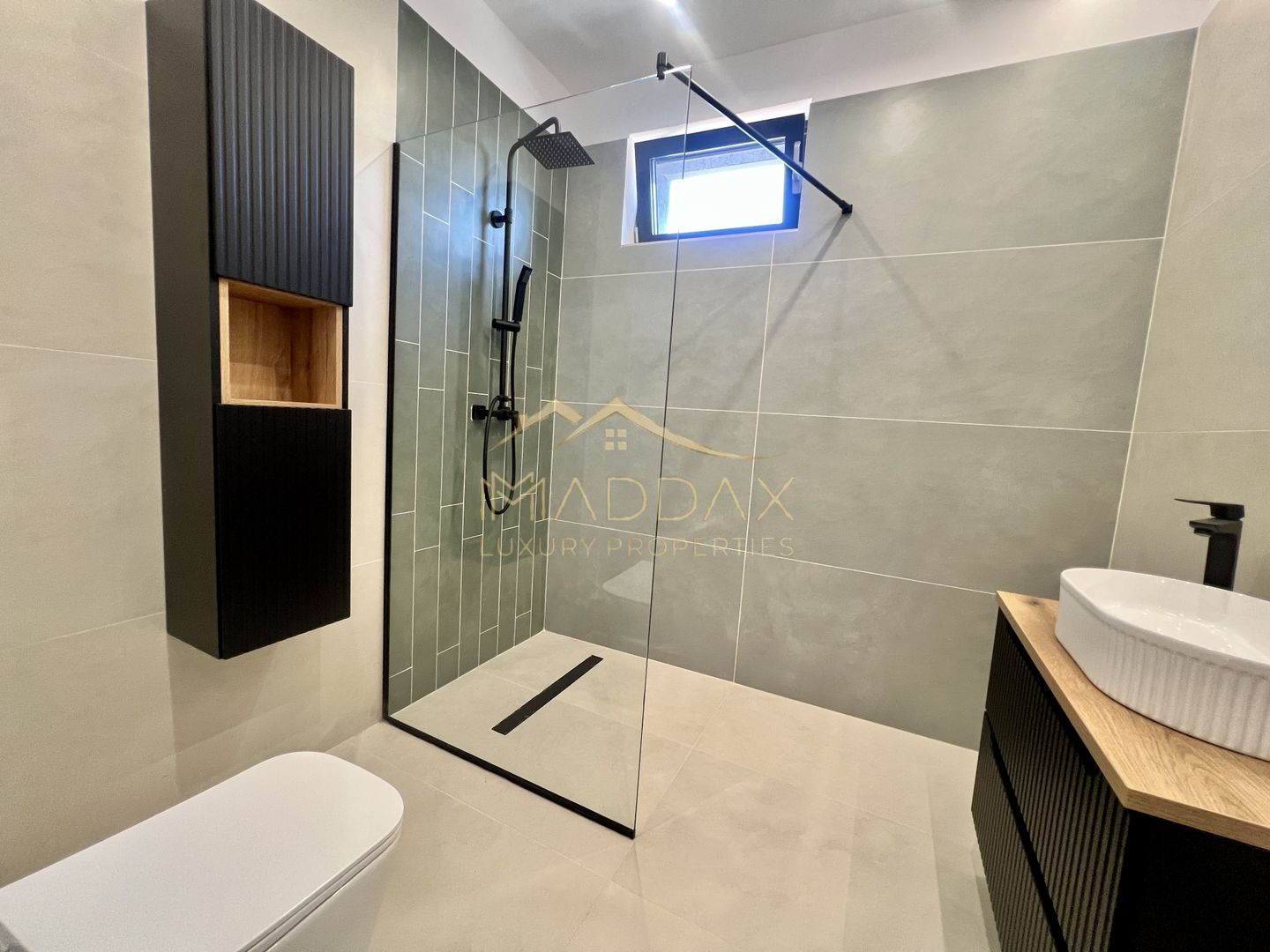 Vilă **6 camere  **451mp // Zona Iancu Nicolae - Poză 98