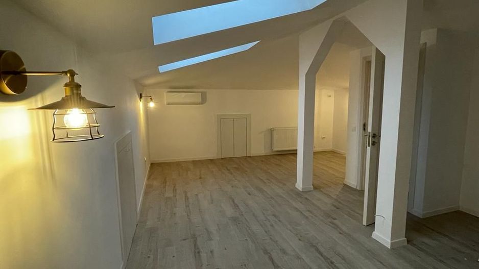 Vilă modernă 6 camere în Băneasa – Henri Coandă, curte proprie, dispon - Poză 8