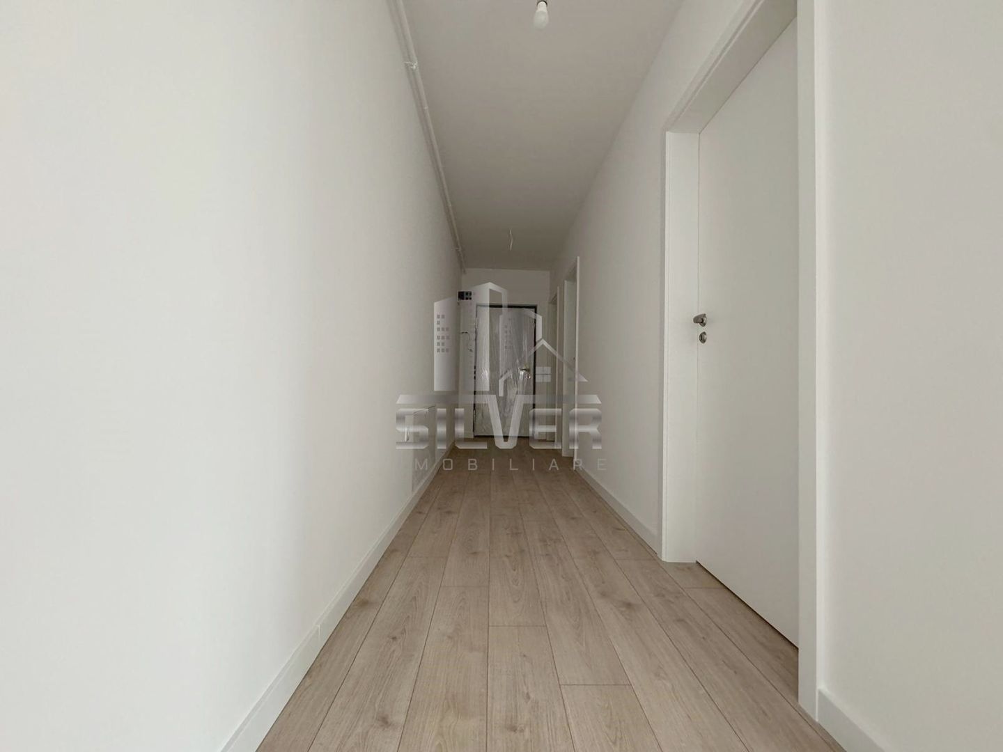 Apartament cu 3 camere/68mp/terasa 15mp/zona Eroilor. - Poză 10