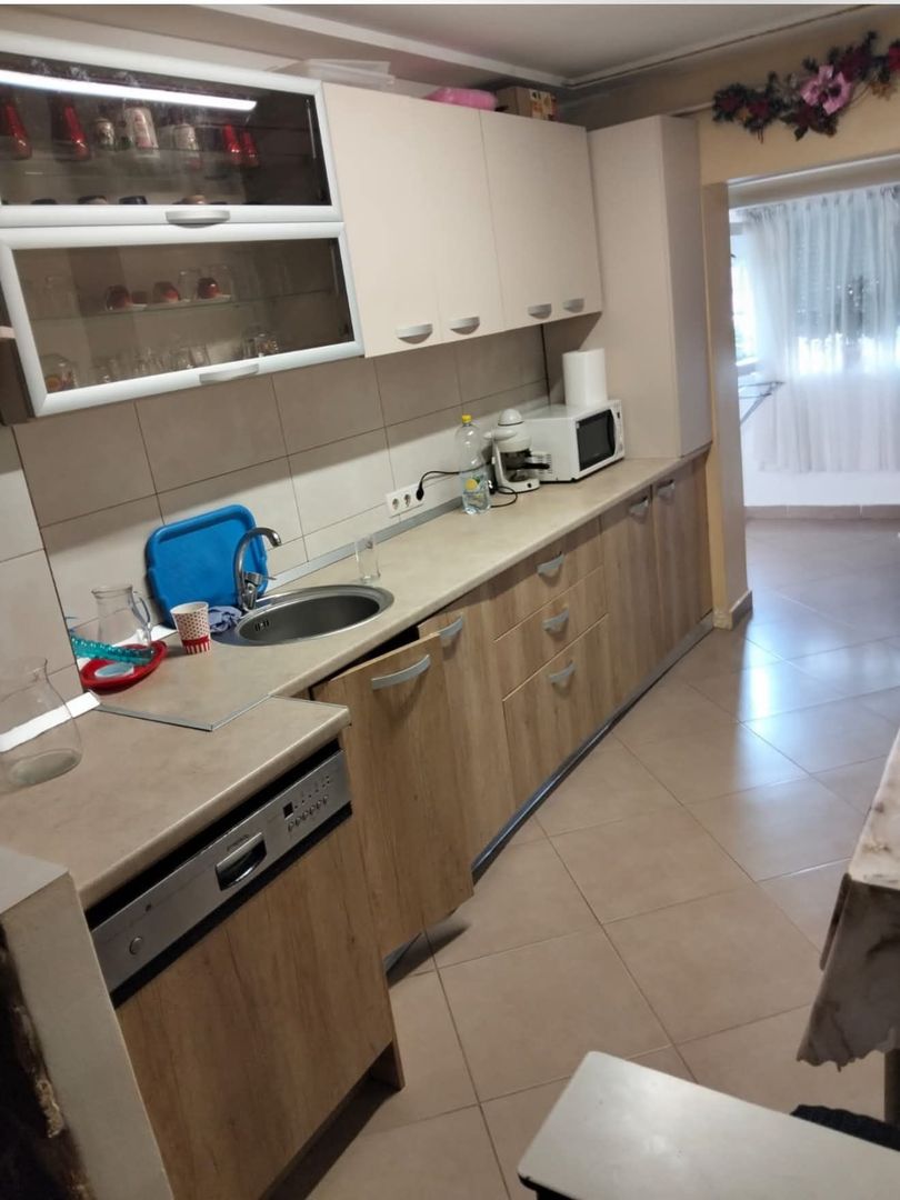 Vând apartament 3 camere - Poză 8